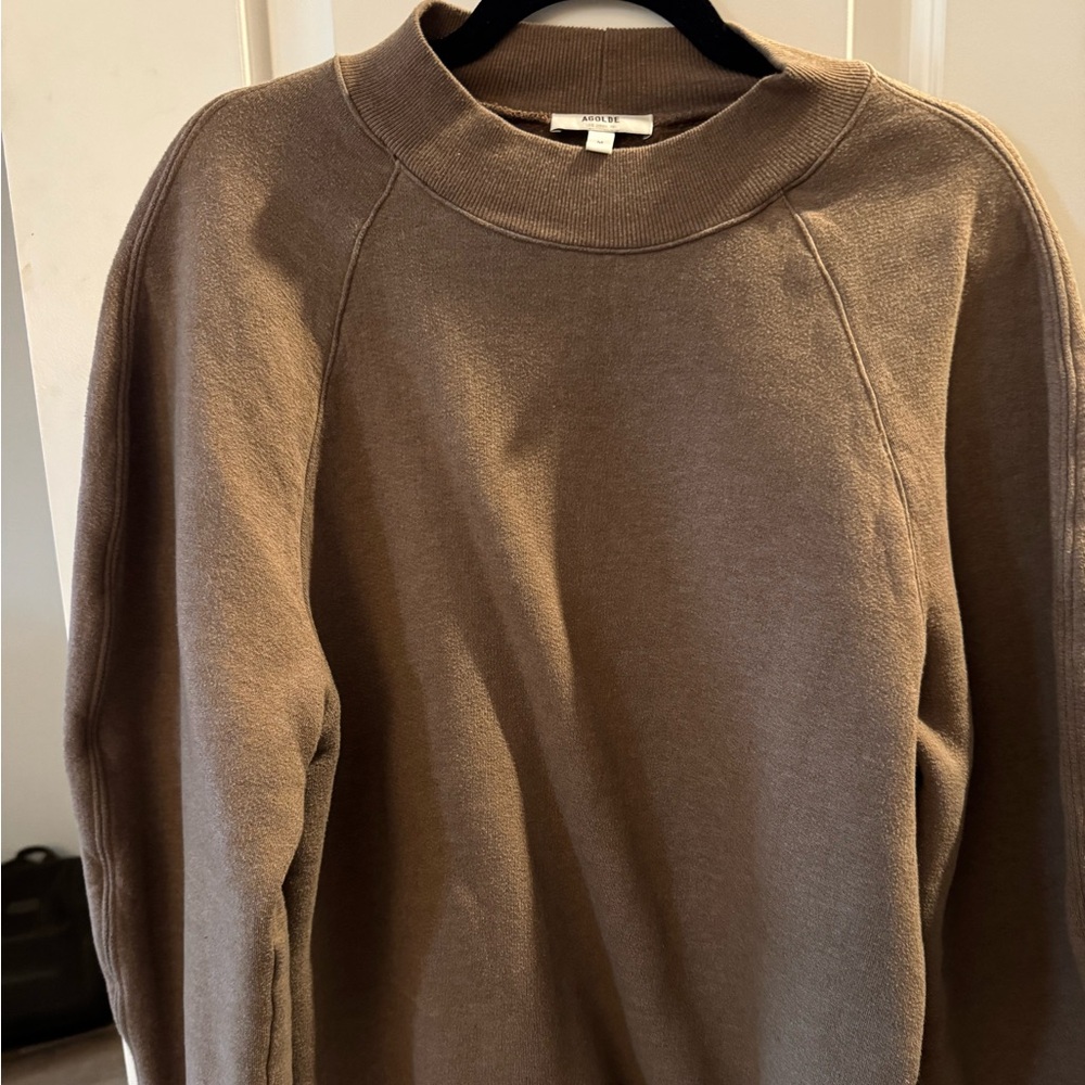 Agolde Tarron Mock Neck Sweatshirt in Toffee Heather
